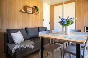 Charming caravan with terrace for 6 - Image 2