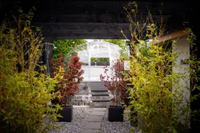 Lodge with barbeque, jacuzzi & garden | Beach view - Image 2