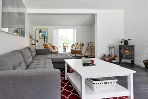 Holiday home with BBQ & terrace | Pets allowed - Image 3