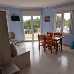Holiday apartment with terrace - Image 3