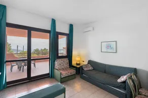 P. R. Club - Three-Room Enea 39 with Sea View, Private Terrace and Air Conditioning - Image 4