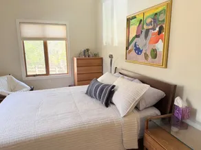 Holiday home with terrace & garden - Image 3