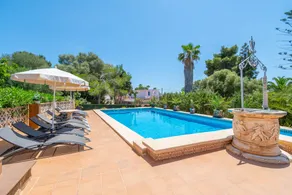 Maison avec barbecue, jardin et piscine privée - Image 2