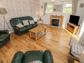 Family-friendly beautiful cottage with garden | Pets are welcome - Image 4
