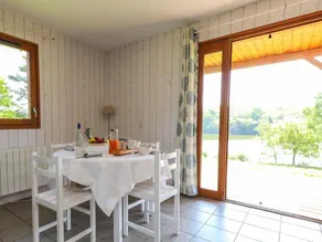 Chalet with heated pool & terrace - Image 5