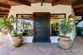 Holiday home with garden - Image 4