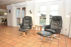 House with terrace, sauna & BBQ - Image 5