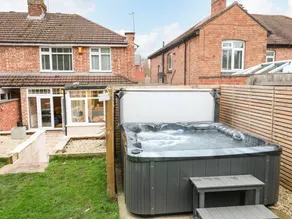 Children-friendly beautiful cottage with jacuzzi & garden | Dogs allowed - Image 3