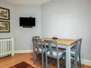 Cottage with garden - Image 4