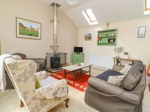 Cottage with garden - Image 4