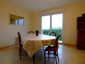 Contemporary Apartment in Epernon with Rooftop, Close to Train Station - Image 5