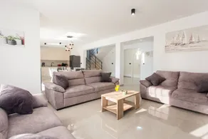 Fully equipped house with garden, barbecue & pool - Image 3