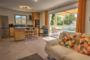 Villa with private pool, garden & terrace - Image 3