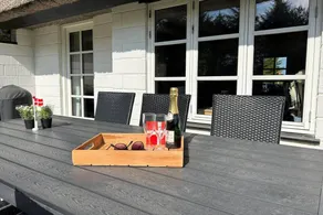 Children-friendly holiday home with terrace & barbecue - Image 4