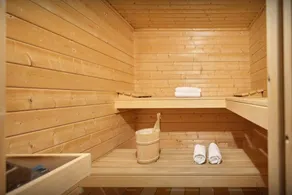 Secluded chalet for 12 with hot tub and sauna - OVO Network - Image 4