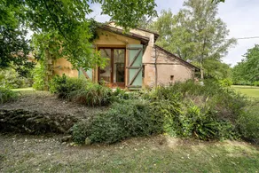 Holiday home with garden, BBQ & terrace | Garden view - Image 2
