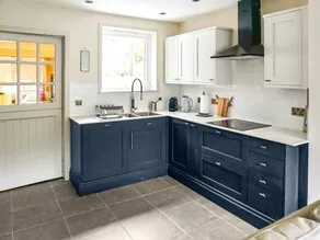 Children-friendly charming cottage with garden | River view - Image 2