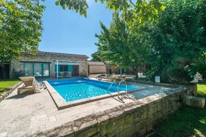 Villa con piscina, terraza y jardín | Vistas a la piscina - Image 3
