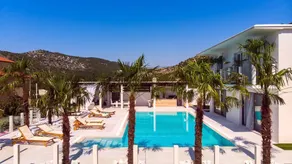 Flat with sauna, hot tub & private pool | Mountain view - Image 4
