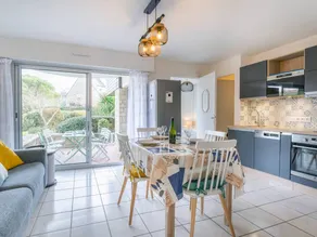Carnac: Cozy 1-Bedroom with Parking near Beaches - Image 2