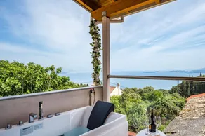 House with terrace & jacuzzi | Mountain view - Image 2