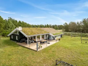 Holiday home with private pool, terrace & sauna - Image 5