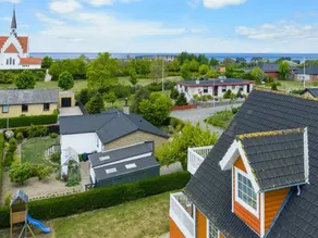 Children-friendly holiday home with hot tub, sauna & terrace | Next to the beach - Image 4