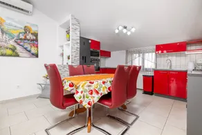 Fully equipped wonderful holiday apartment with terrace - Image 3