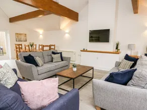 Cottage with terrace & garden - Image 4