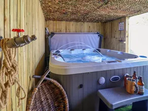 Cottage avec jacuzzi et jardin | Vue plage - Image 3