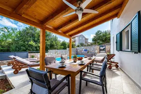 House with garden, private pool & BBQ - Image 5