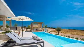 Villa with private pool, terrace & sauna | Beach view - Image 3