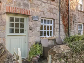 Cottage with garden - Image 2