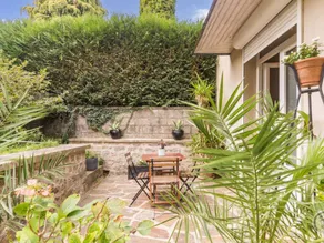 Independent studio with private terrace in Isigny-le-Buat - Image 2