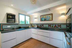 Holiday home with barbecue, garden & terrace - Image 2