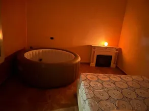 Charmante chambre privée avec terrasse et jacuzzi | Vue nature | Avec animaux admis - Image 1