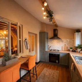 Family-oriented pleasant holiday home with barbeque - Image 4