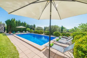Villa with garden, barbeque & private pool - Image 4