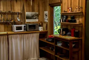 Cozy Ground Floor Suite in a Beautiful Farmhouse for a Unique Getaway in Afton, Virginia - Image 4