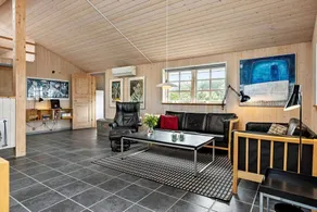 Fully equipped charming holiday home with BBQ, terrace & sauna | Pet-friendly - Image 2