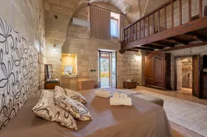 Masseria Giamarra Junior Suite Room with Shared Pool, Wi-Fi and Air Conditioning - Image 3