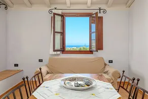 Apartment 'Oltremare' with Sea View, Private Terrace and Air Conditioning - Image 4
