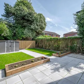 Child-friendly house with terrace & garden | Garden view - Image 4