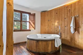 Holiday home with jacuzzi | River view | Dogs allowed - Image 3