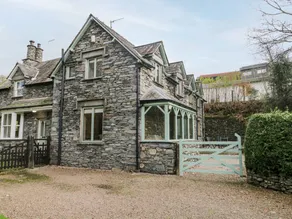 Cottage with garden - Image 4