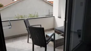 Flat with garden, terrace & barbecue - Image 4