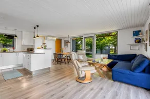 Holiday home with barbecue & terrace | Sea view - Image 3