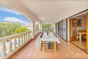 Grande maison de vacances entièrement équipée avec piscine privée, barbecue et terrasse | Vue montagne | Avec animaux bienvenus - Image 4