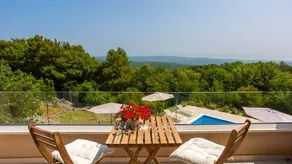 Villa with barbecue, terrace & private pool - Image 3