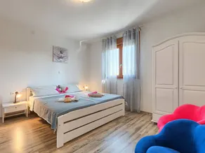 Fully equipped wonderful house with garden, private pool & terrace | Pet-friendly - Image 3